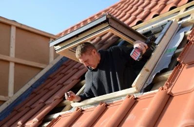 Pose de fenêtres de toit Velux à Ploudiry